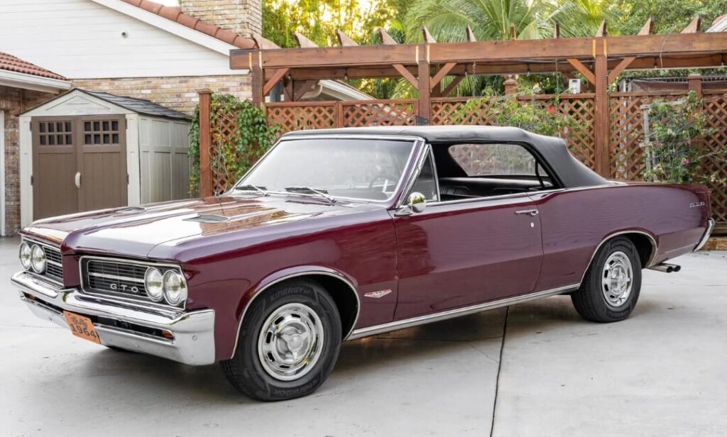 1964 Pontiac GTO Tri-Power